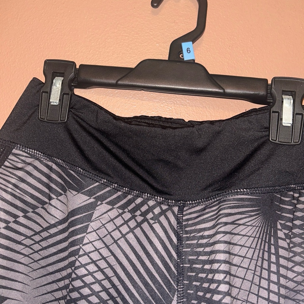 Reebok Women's Running Shorts Small- Lined Gray/Black Athletic - Picture 5 of 9
